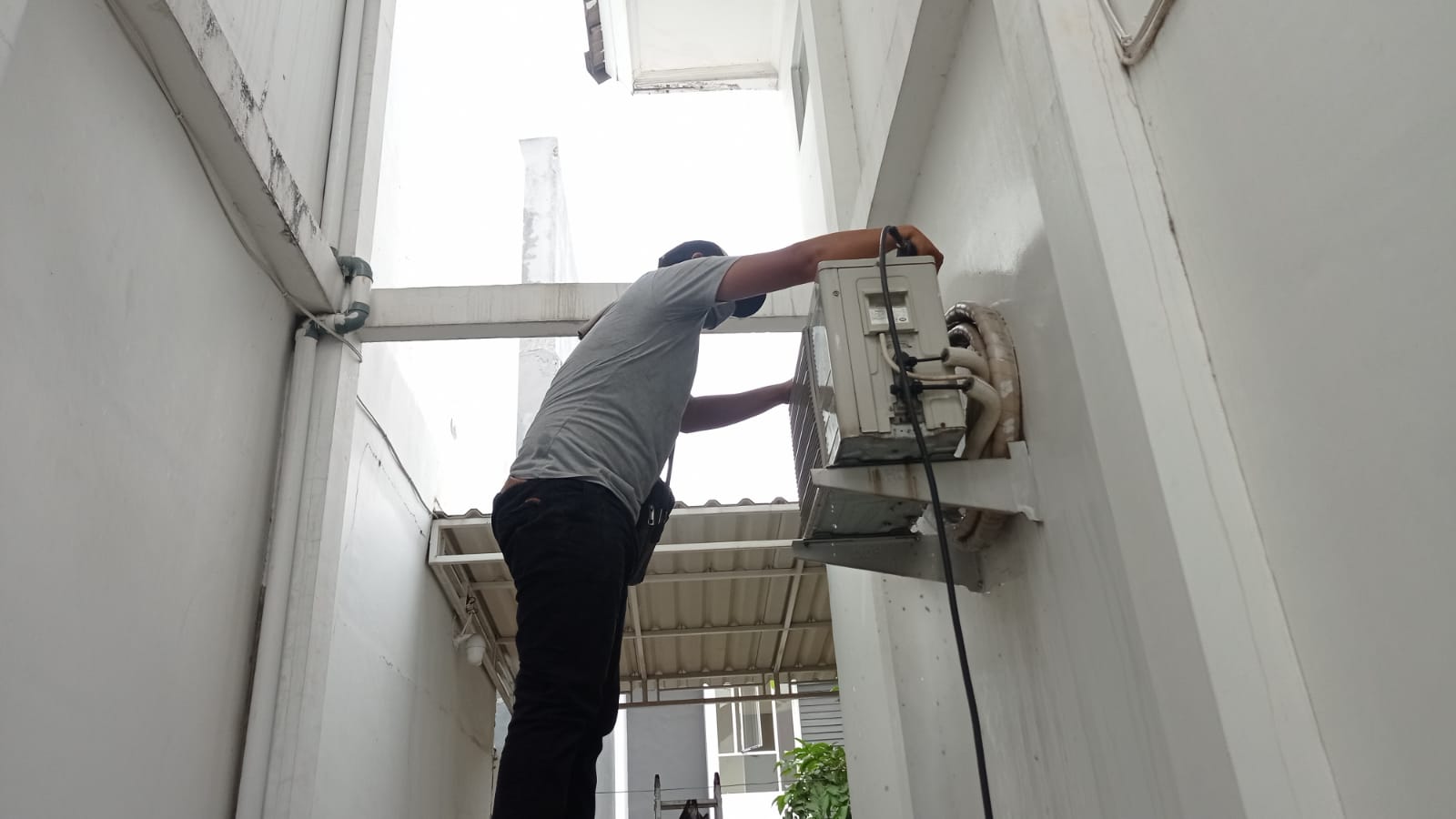 
Seperti ini Menganalisa Technisi Layanan Cuci AC Klender Yang Expert
